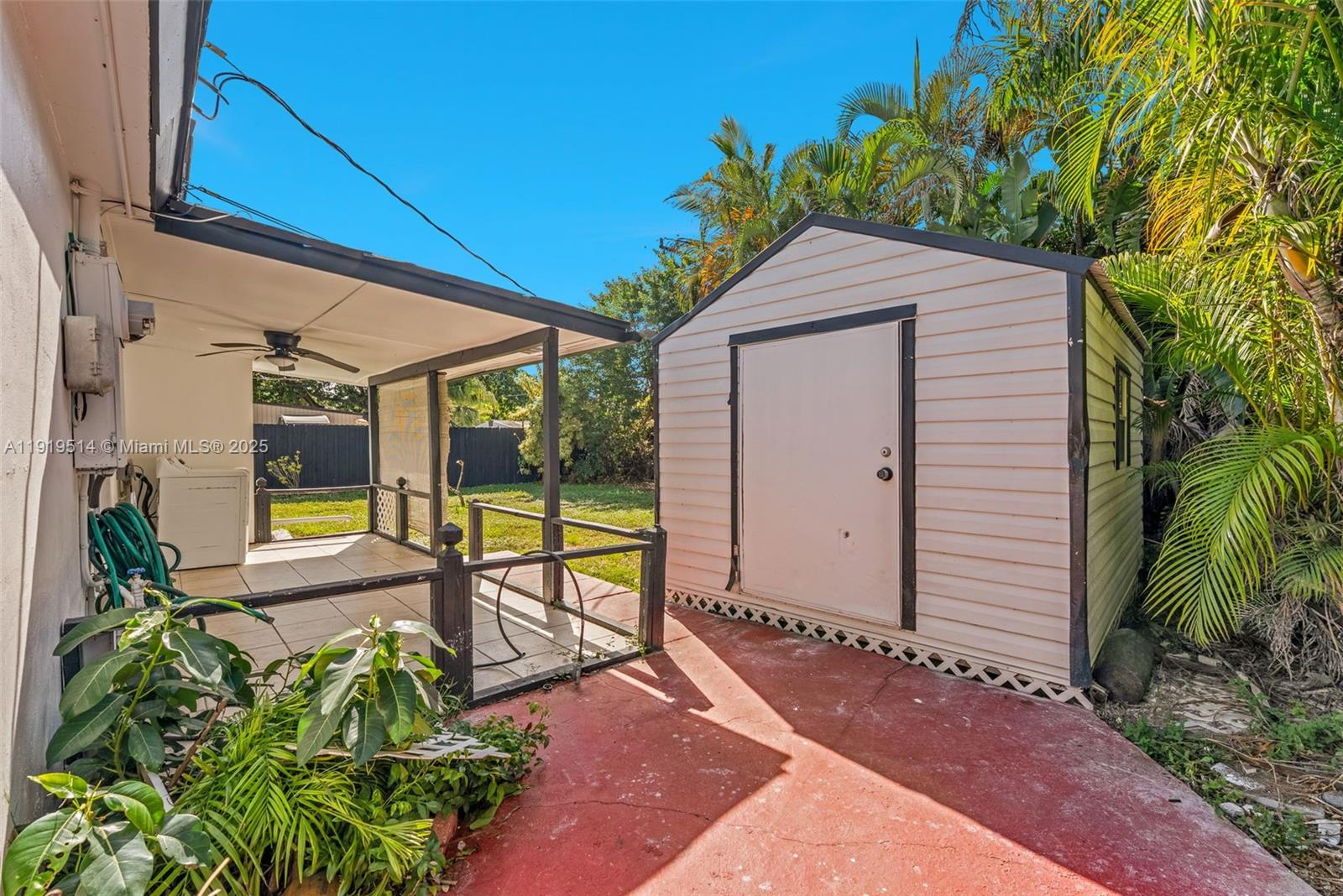 PLAYLAND ISLES - Residential Lease