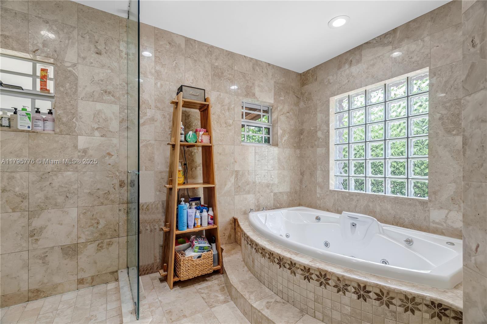 TROPICAL ESTATES 1ST ADDN - Residential