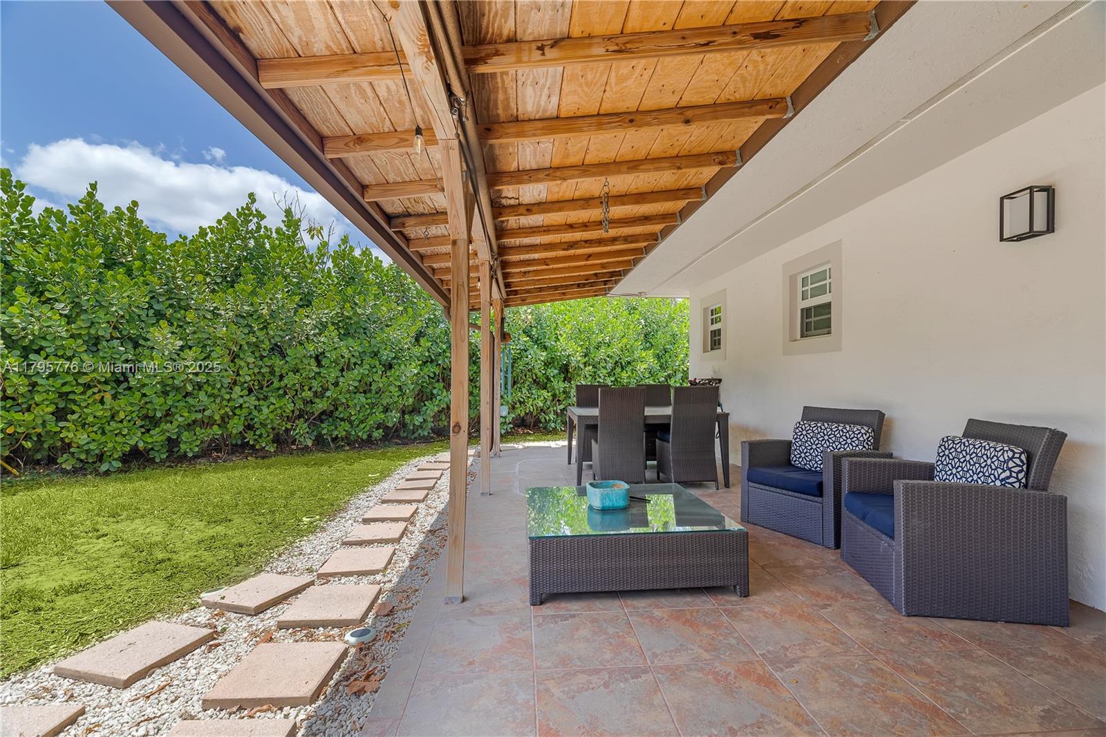 TROPICAL ESTATES 1ST ADDN - Residential