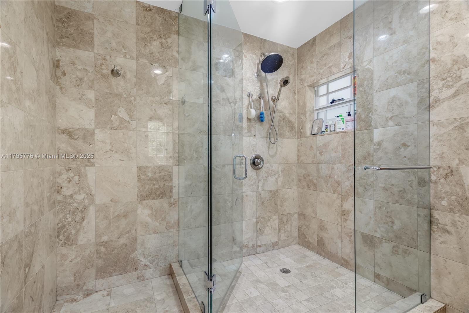 TROPICAL ESTATES 1ST ADDN - Residential