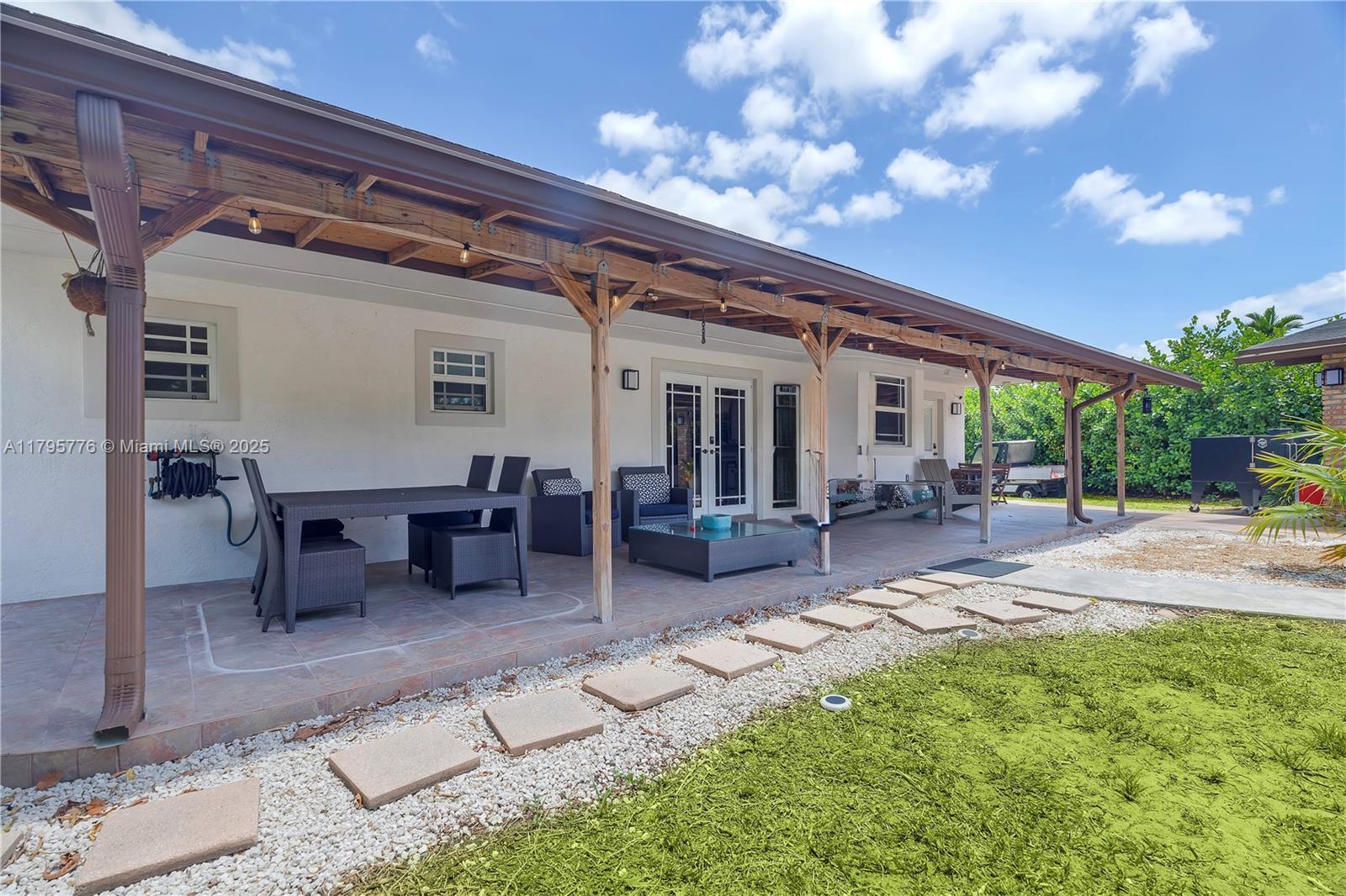 TROPICAL ESTATES 1ST ADDN - Residential
