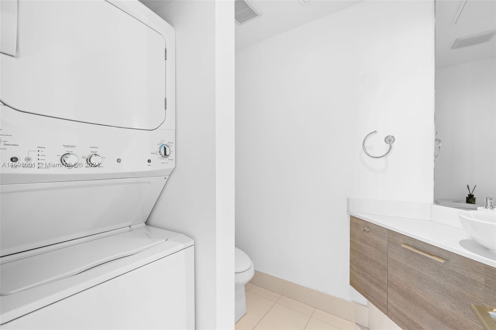 PARAISO BAY CONDO - Residential Lease