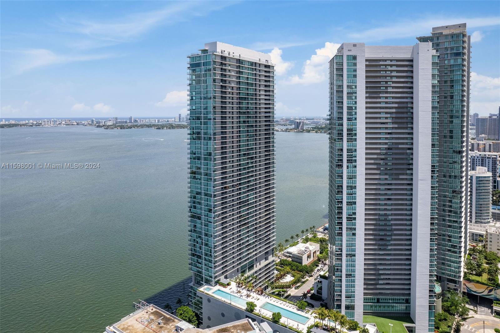 PARAISO BAY CONDO - Residential Lease