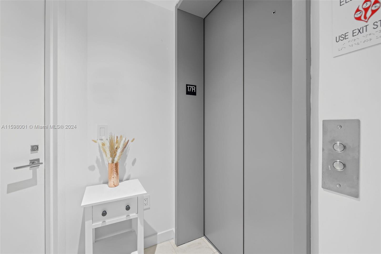 PARAISO BAY CONDO - Residential Lease