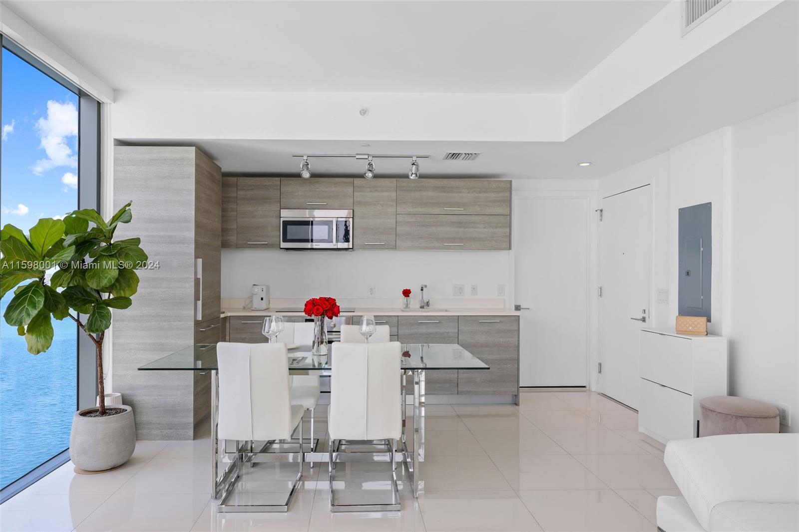 PARAISO BAY CONDO - Residential Lease