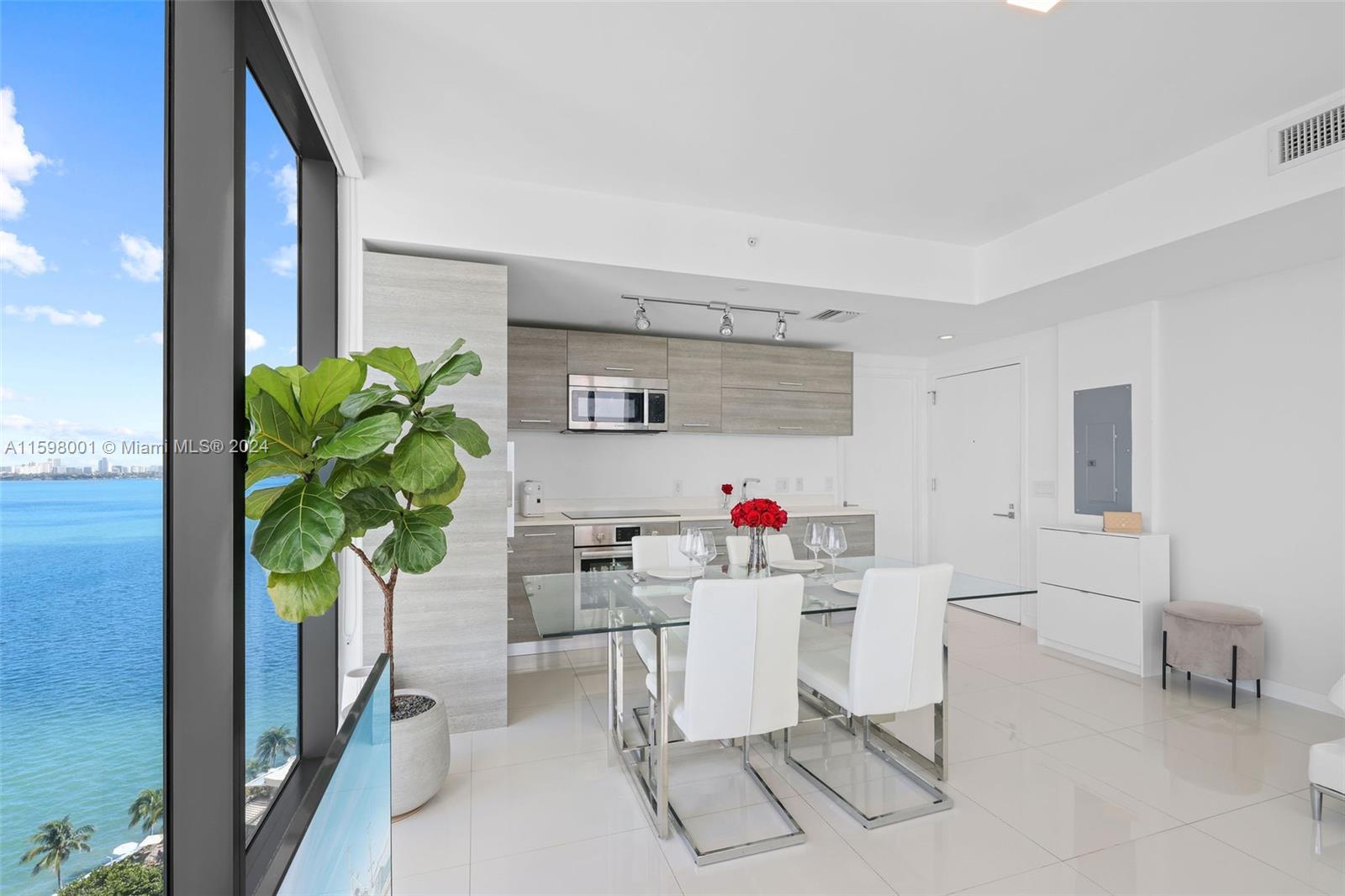 PARAISO BAY CONDO - Residential Lease