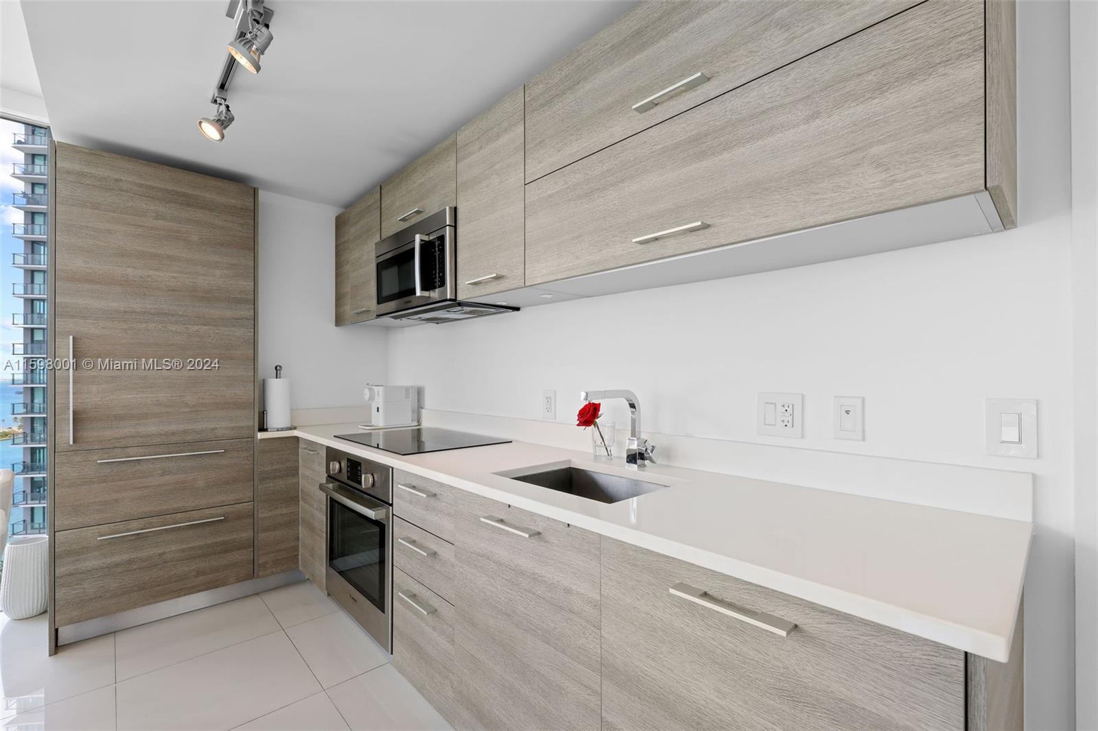 PARAISO BAY CONDO - Residential Lease