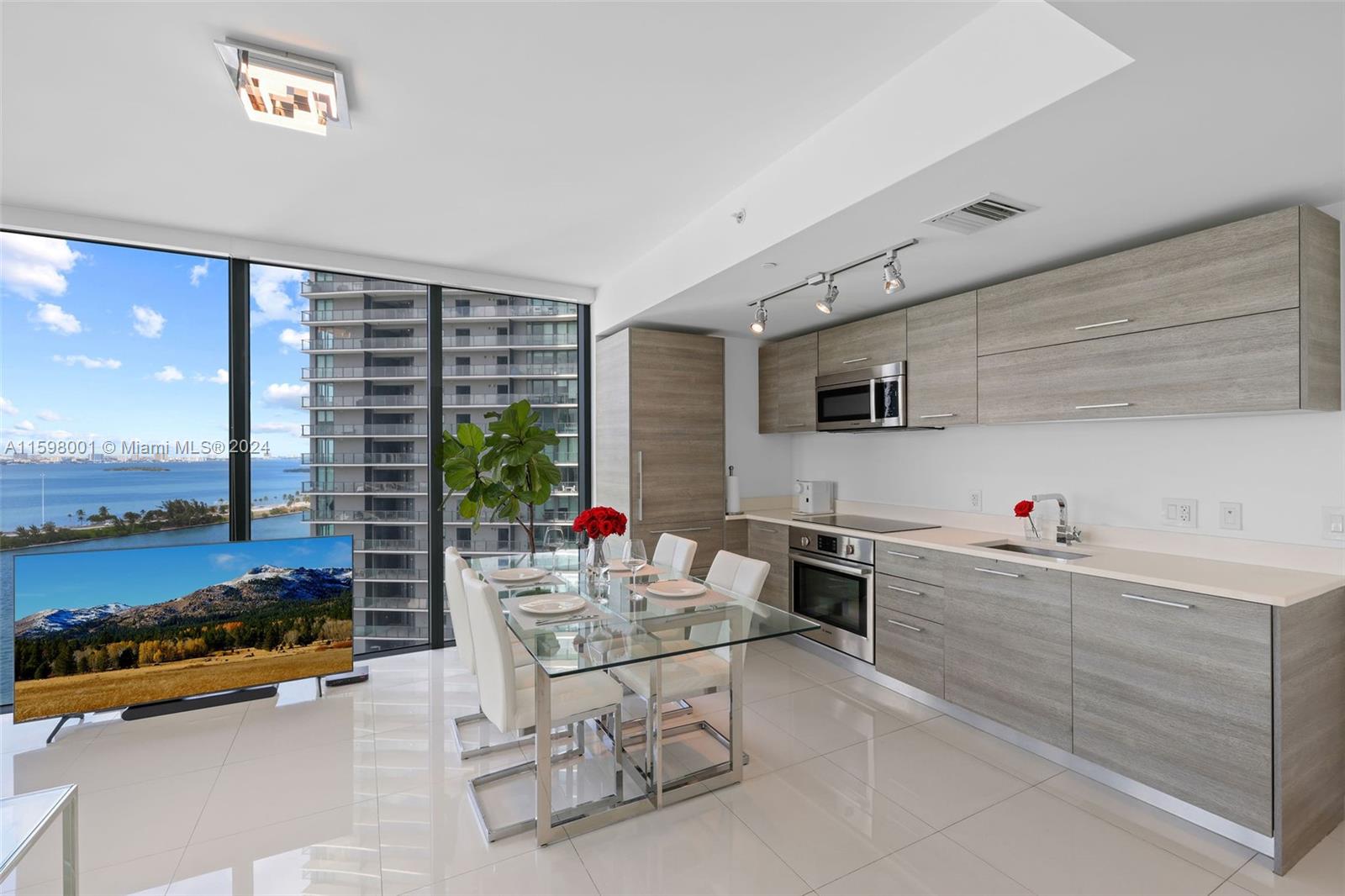 PARAISO BAY CONDO - Residential Lease