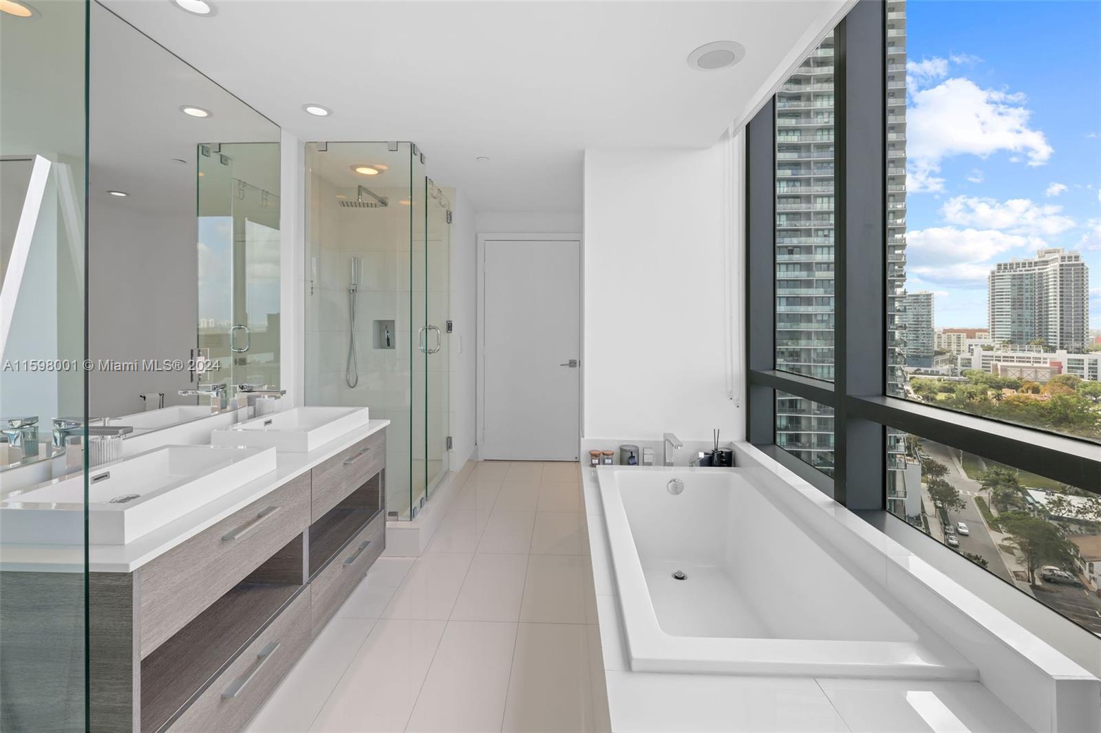 PARAISO BAY CONDO - Residential Lease