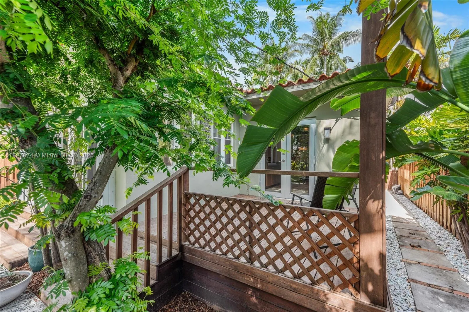 Miami Beach, Florida 33140, United States, 3 Bedrooms Bedrooms, ,2 BathroomsBathrooms,Residential,Active,157016