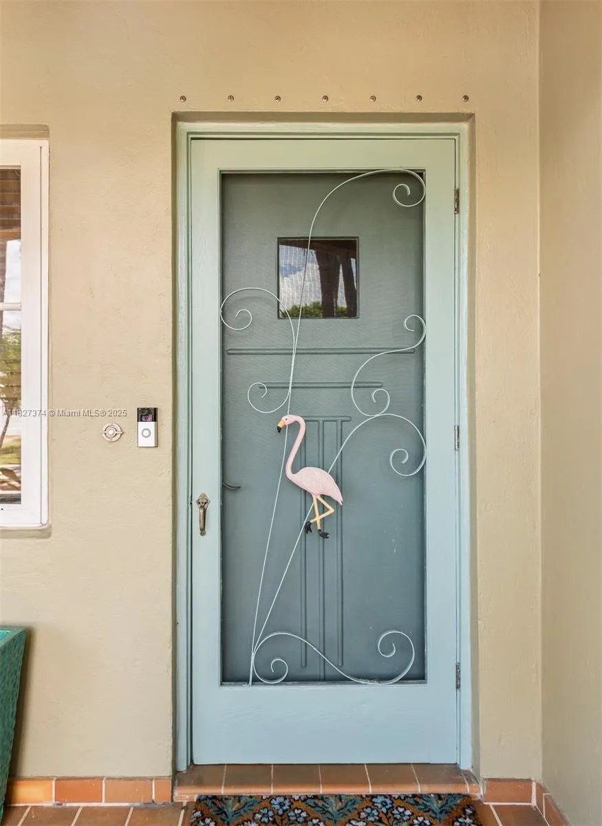 Miami Beach, Florida 33140, United States, 3 Bedrooms Bedrooms, ,2 BathroomsBathrooms,Residential,Active,157016