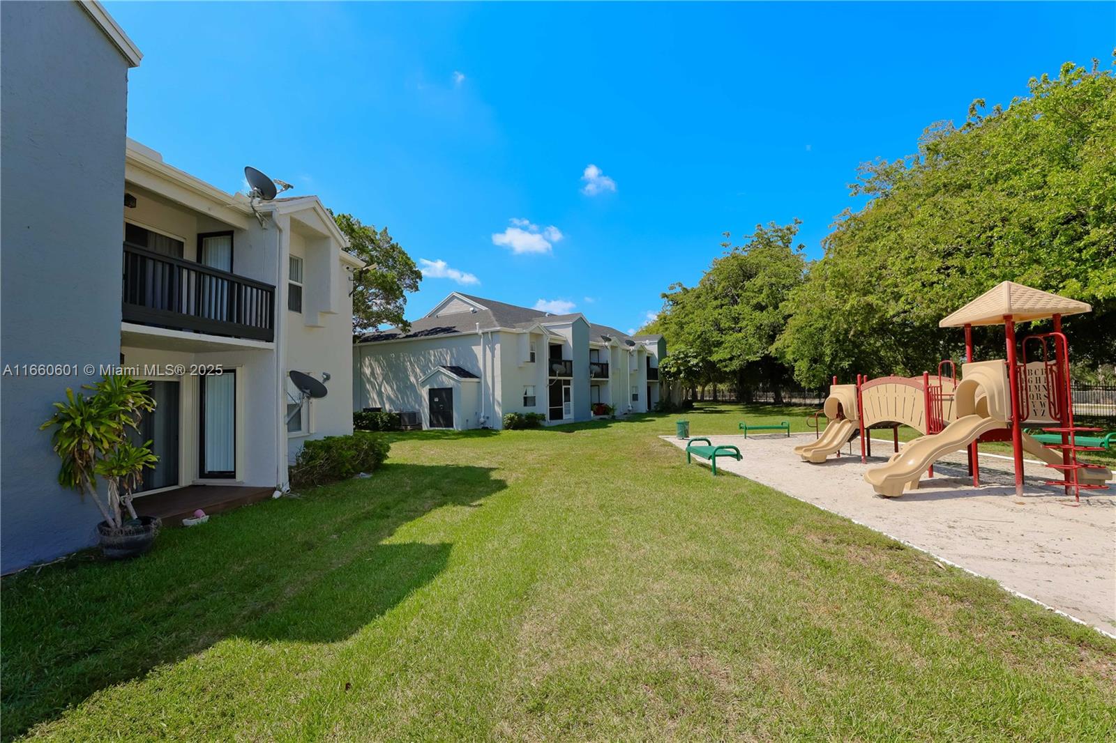 FAIRWAY GREENS CONDO HOME - Residential