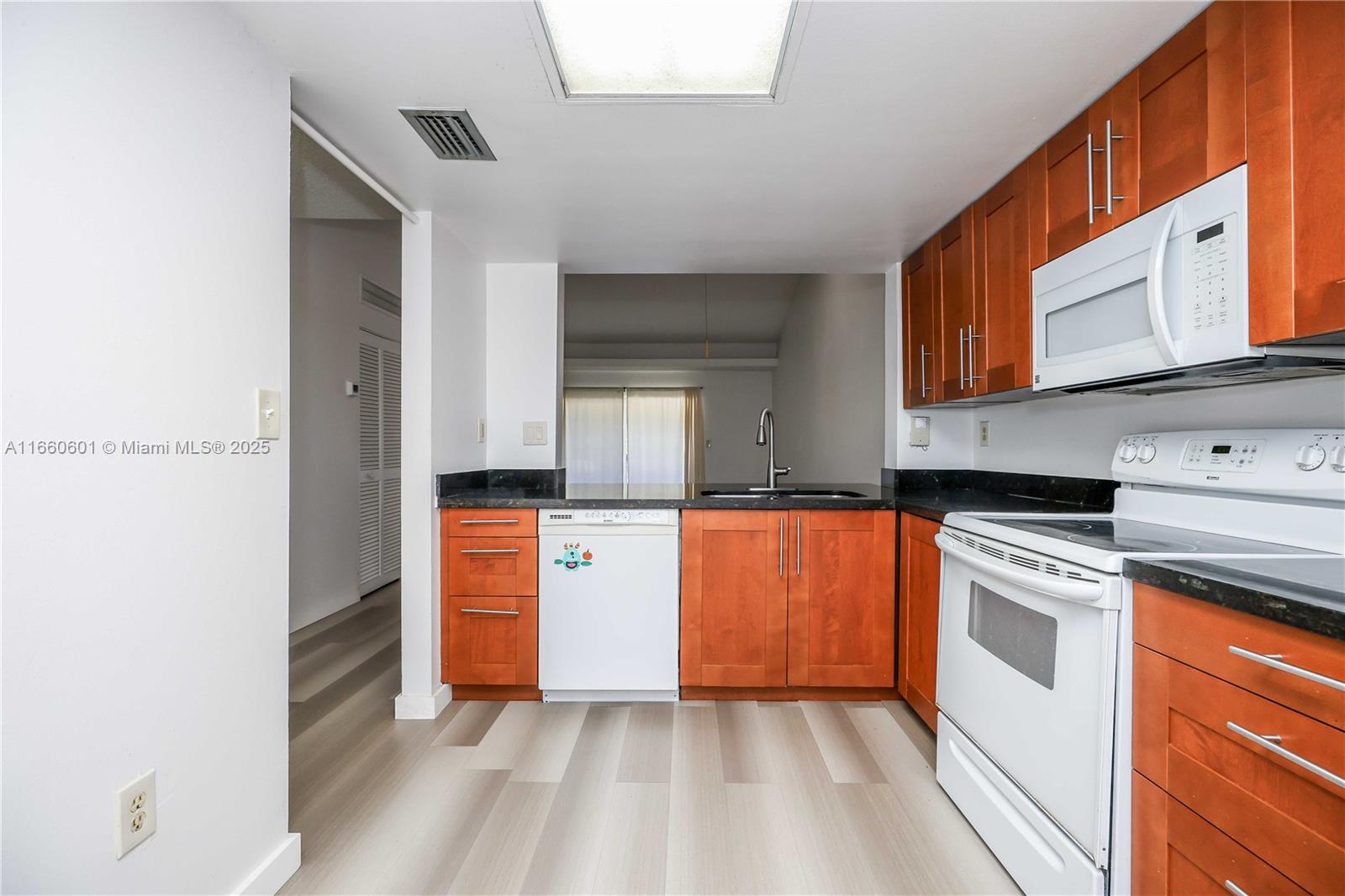 FAIRWAY GREENS CONDO HOME - Residential