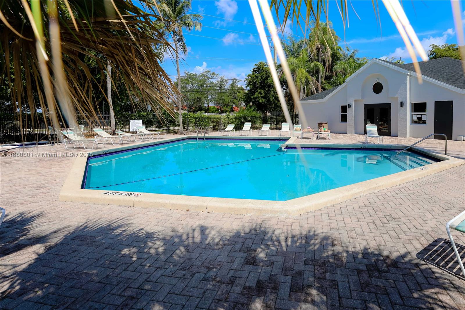FAIRWAY GREENS CONDO HOME - Residential