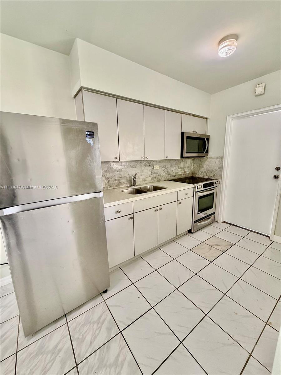 PRESTIGE APTS INC CO-OP - Residential Lease