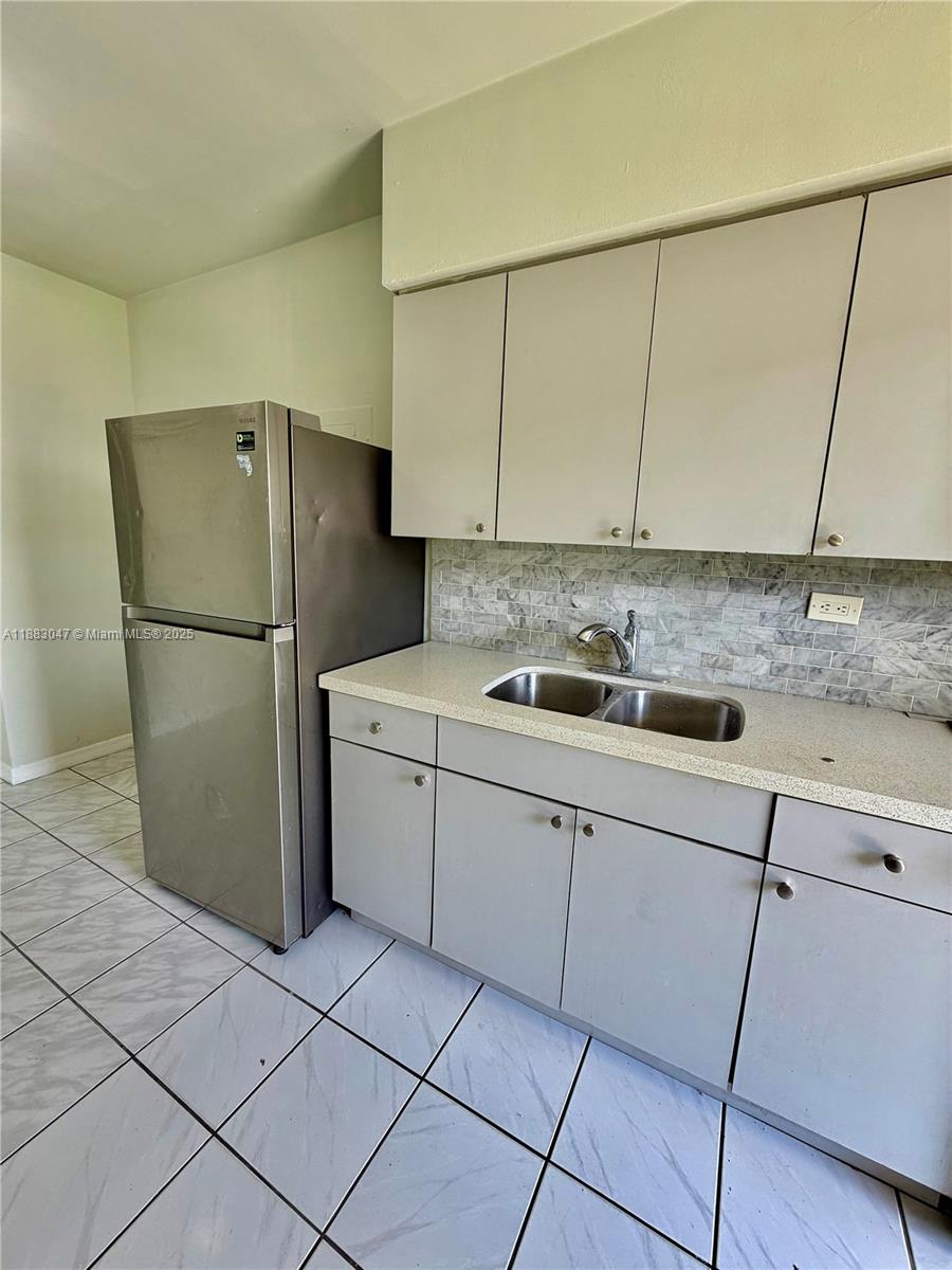 PRESTIGE APTS INC CO-OP - Residential Lease
