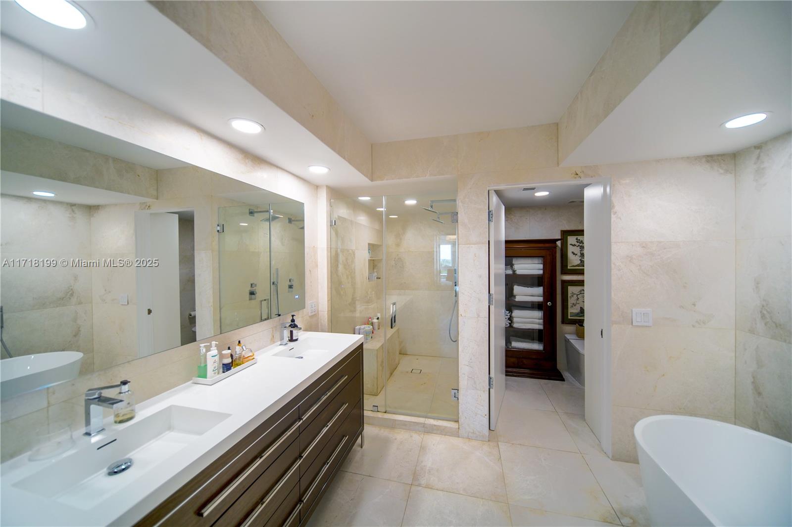 LAKE TOWER CONDO - Residential