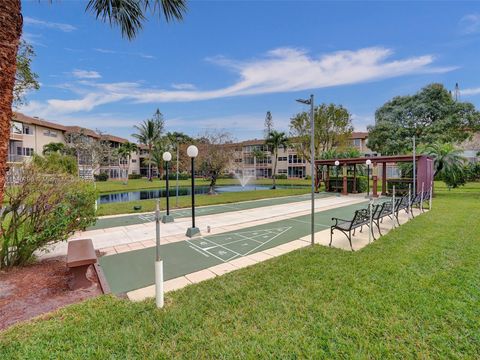 A home in Lauderdale Lakes