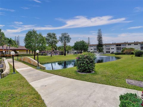 A home in Lauderdale Lakes