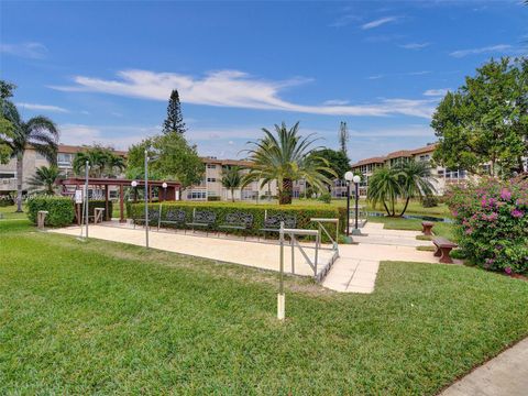 A home in Lauderdale Lakes