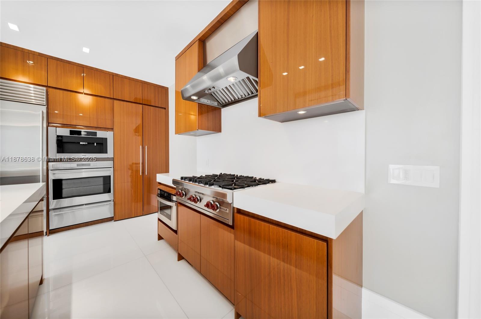 BAL HARBOUR NORTH SOUTH C - Residential Lease