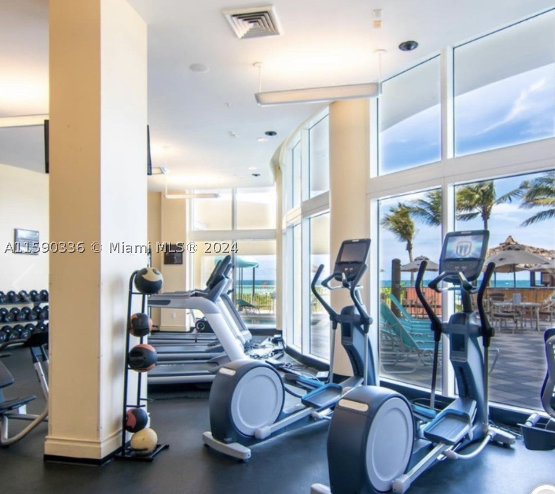 17375 Collins Ave 705