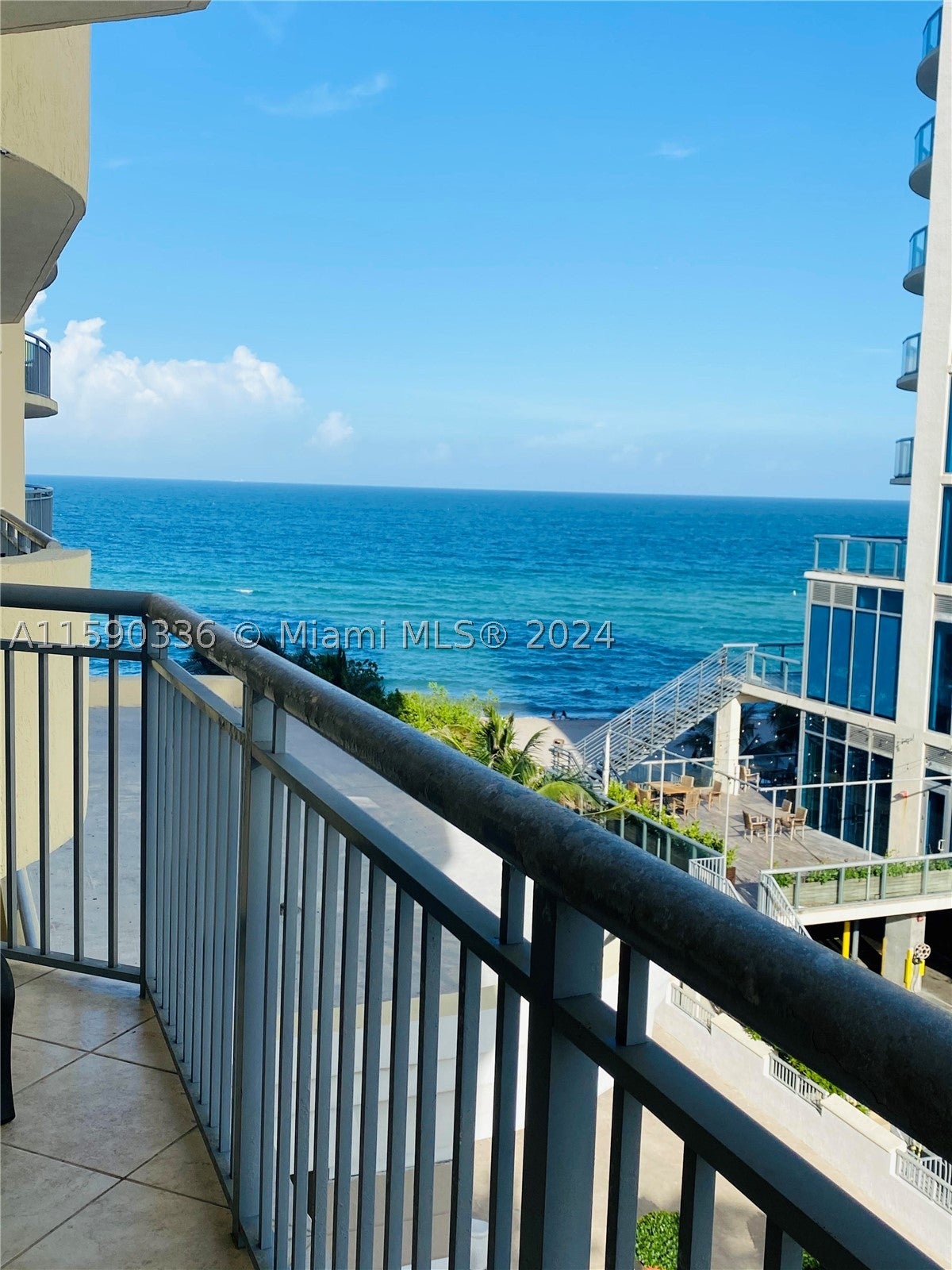 17375 Collins Ave 705