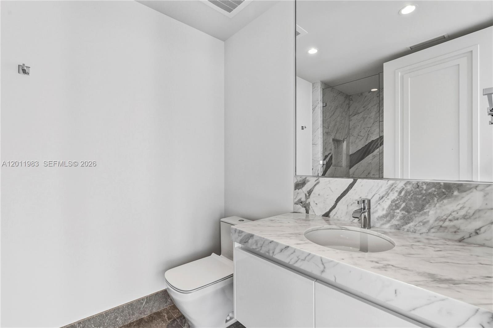 NORTH BISCAYNE BEACH AMEN - Residential