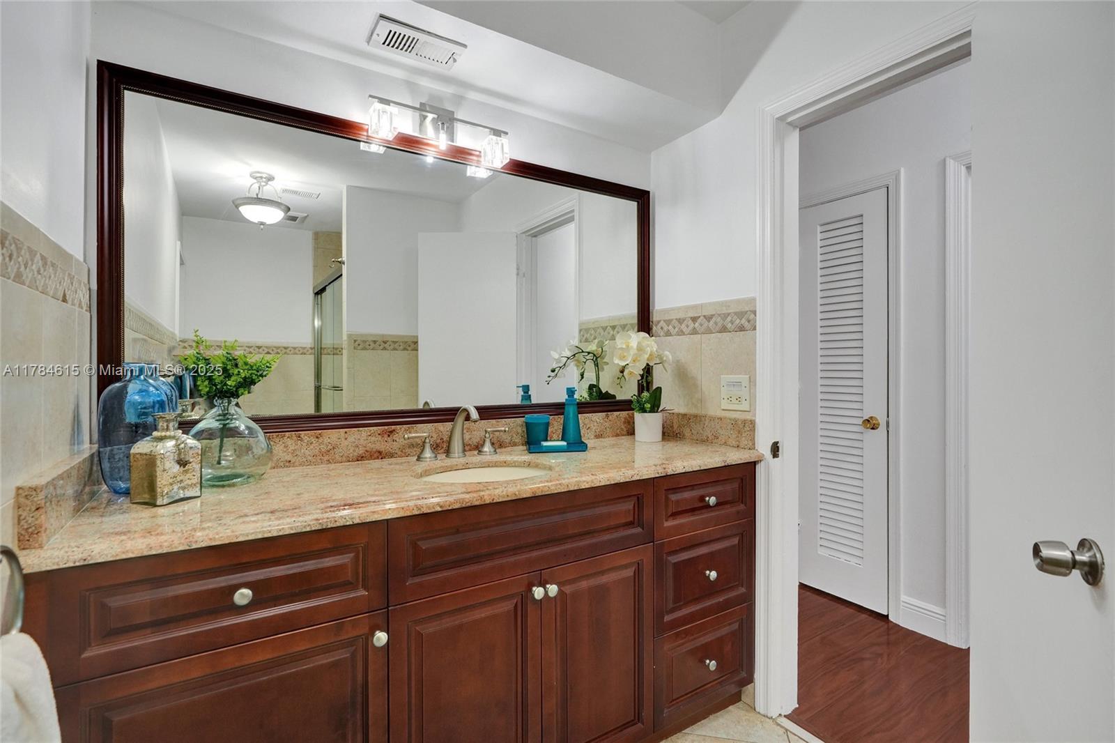 HALLMARK HGTS ESTS 7TH AD - Residential