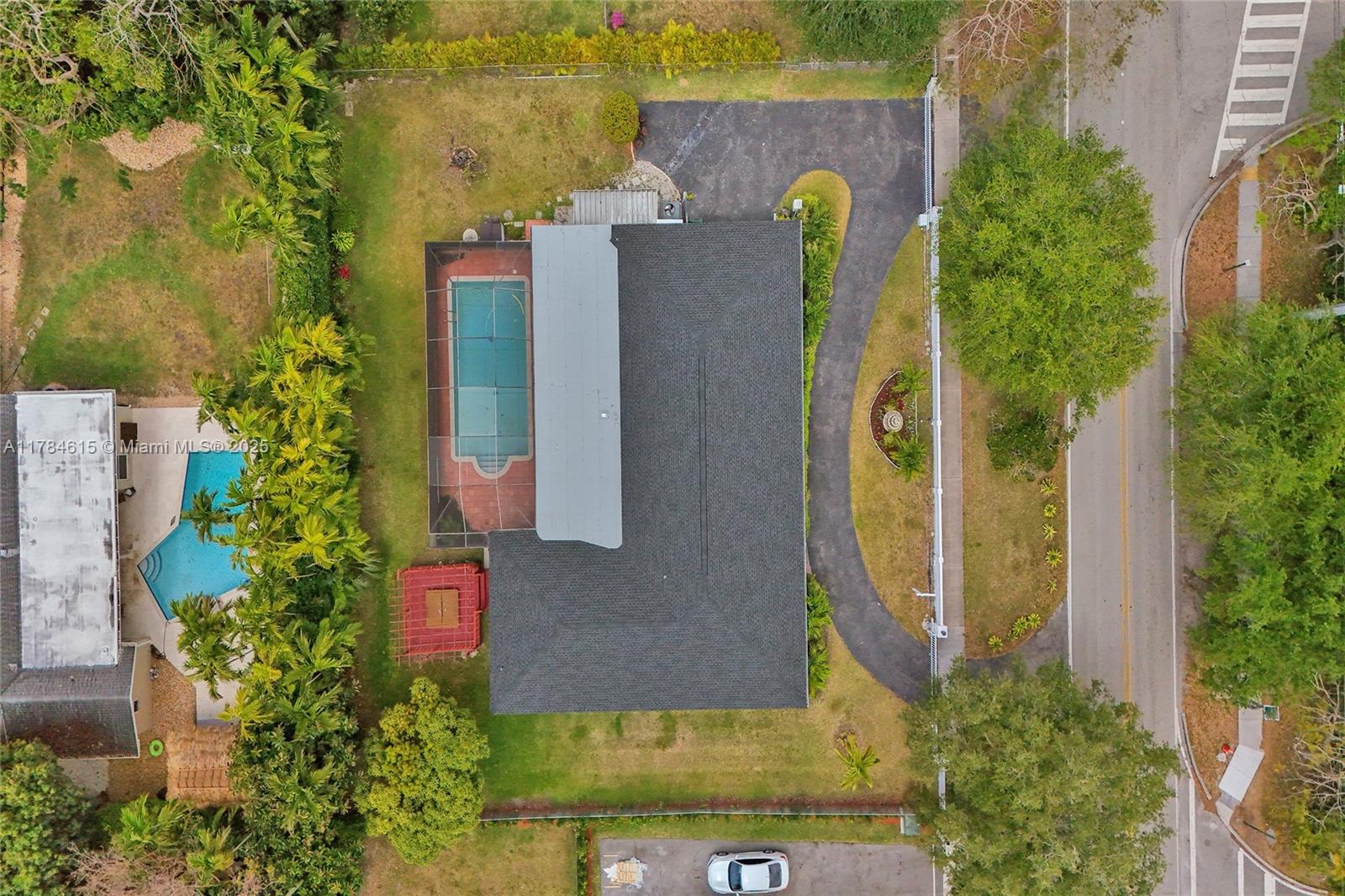 HALLMARK HGTS ESTS 7TH AD - Residential