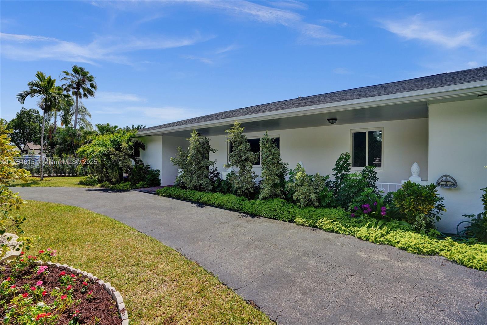 Property for Sale at 7360 Sw 120th St, Pinecrest, Miami-Dade County, Florida - Bedrooms: 4 
Bathrooms: 2  - $1,599,999