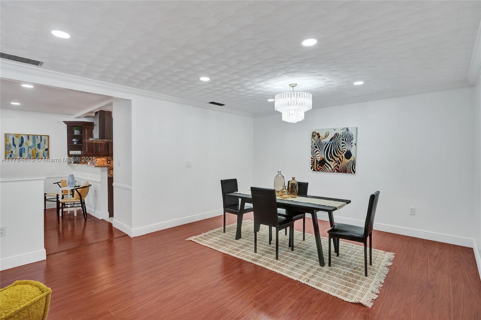 HALLMARK HGTS ESTS 7TH AD - Residential