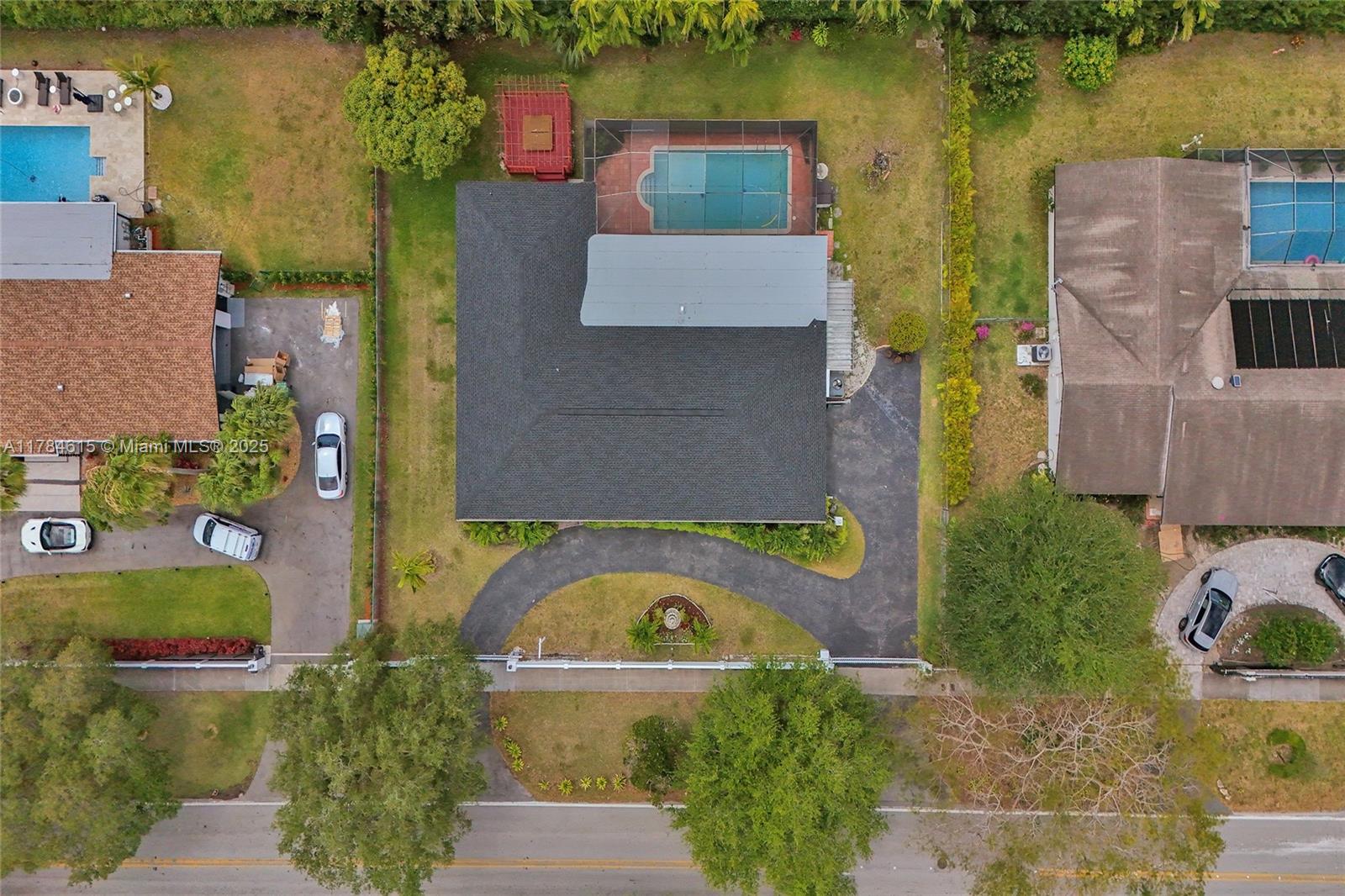 HALLMARK HGTS ESTS 7TH AD - Residential