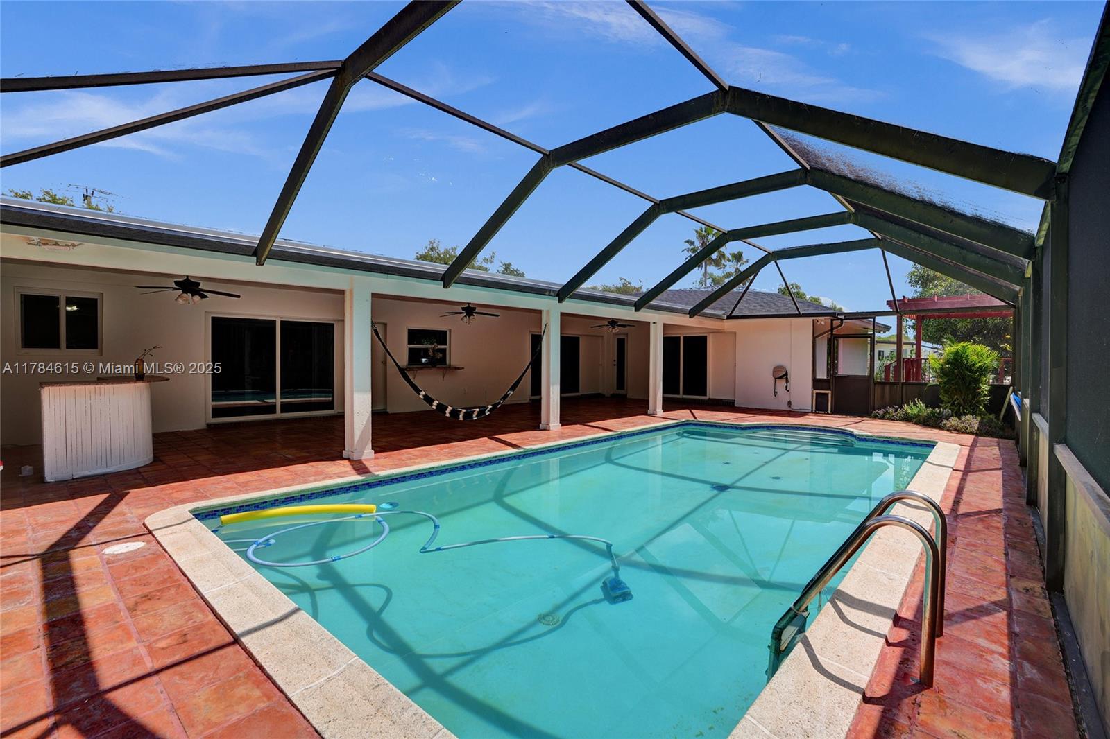 HALLMARK HGTS ESTS 7TH AD - Residential