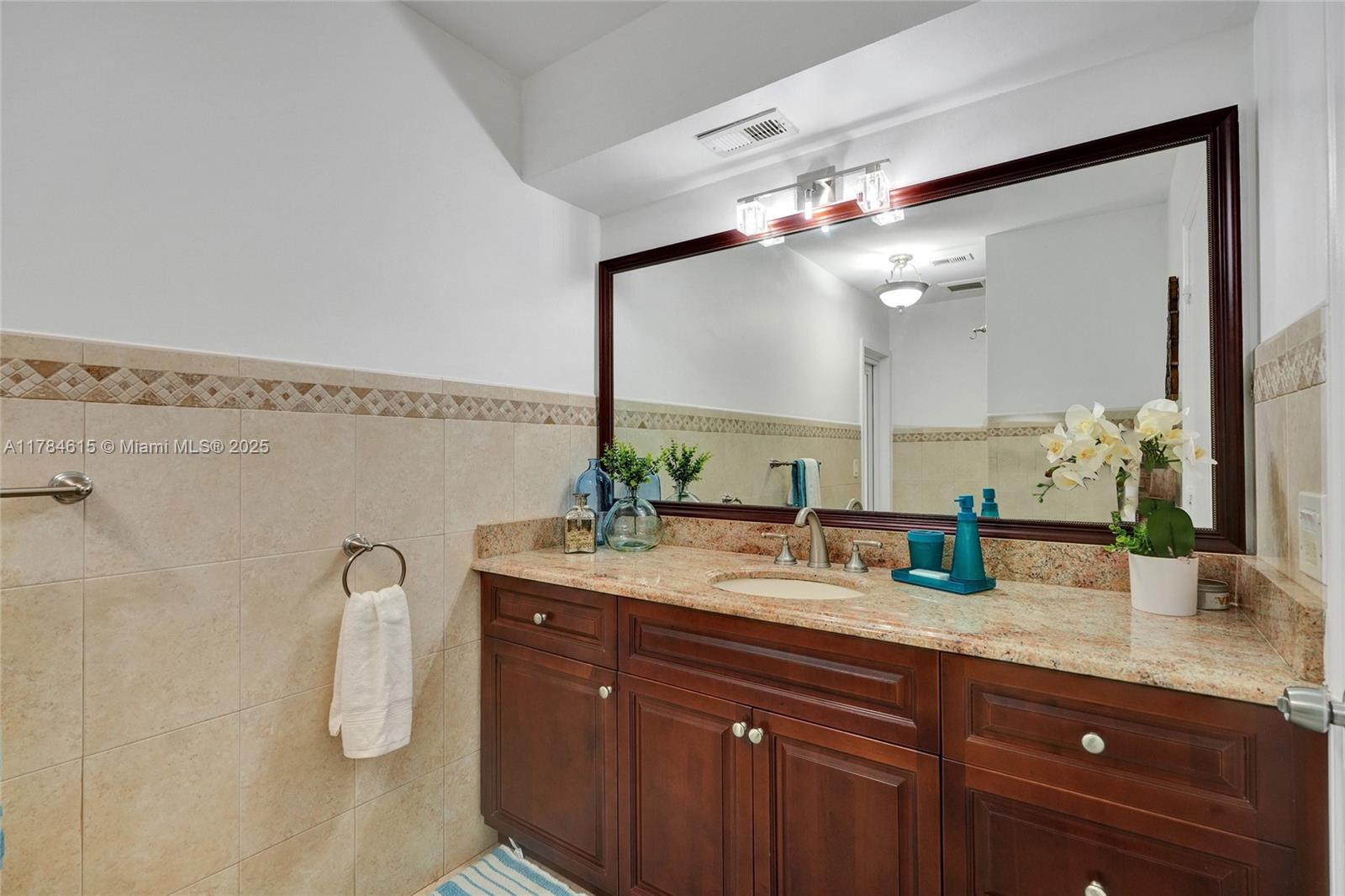 HALLMARK HGTS ESTS 7TH AD - Residential