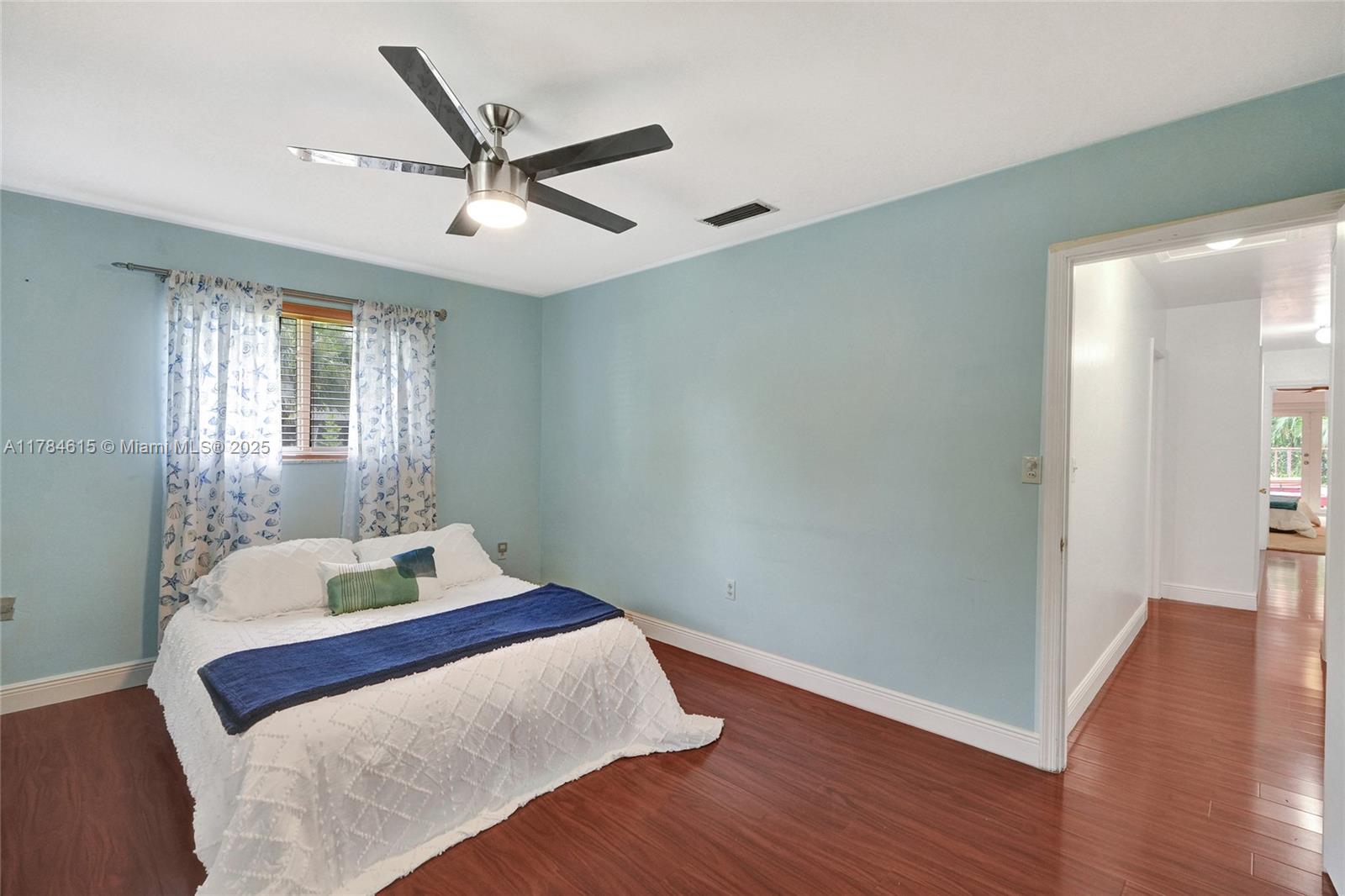 HALLMARK HGTS ESTS 7TH AD - Residential