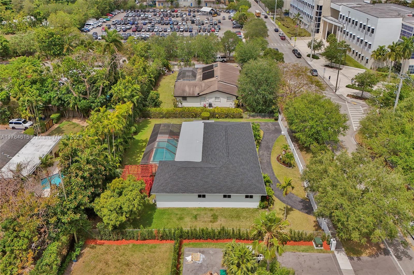 HALLMARK HGTS ESTS 7TH AD - Residential