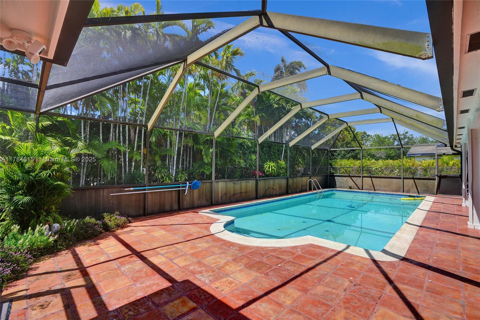 HALLMARK HGTS ESTS 7TH AD - Residential