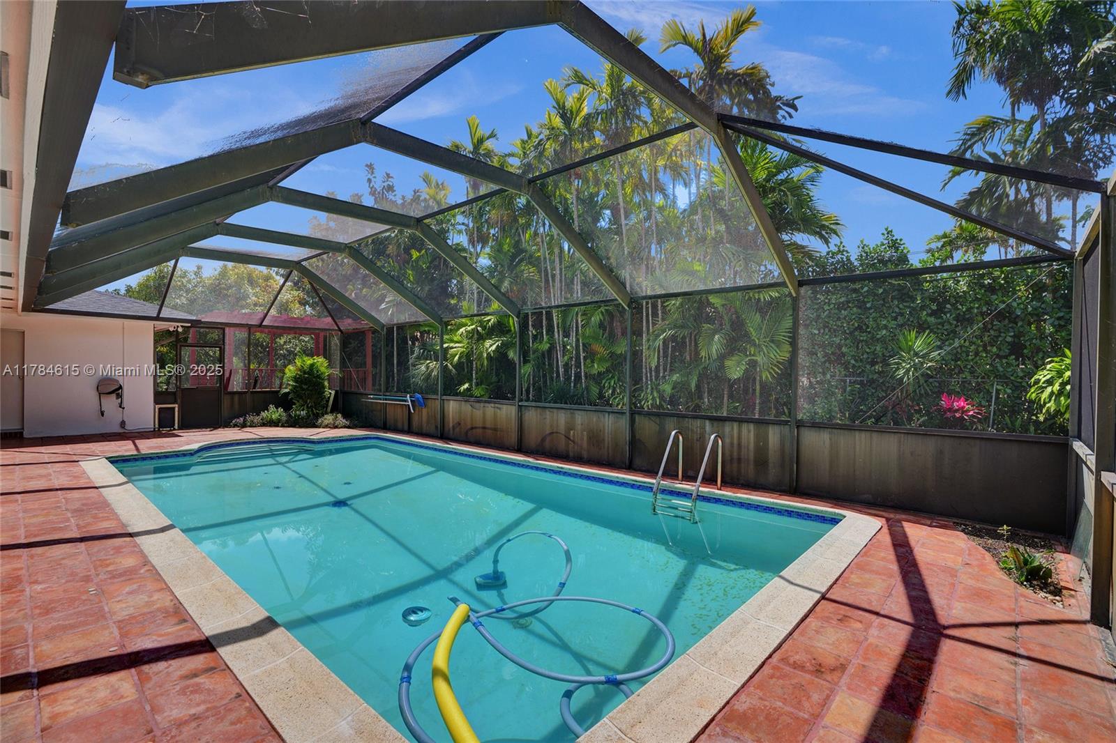 HALLMARK HGTS ESTS 7TH AD - Residential