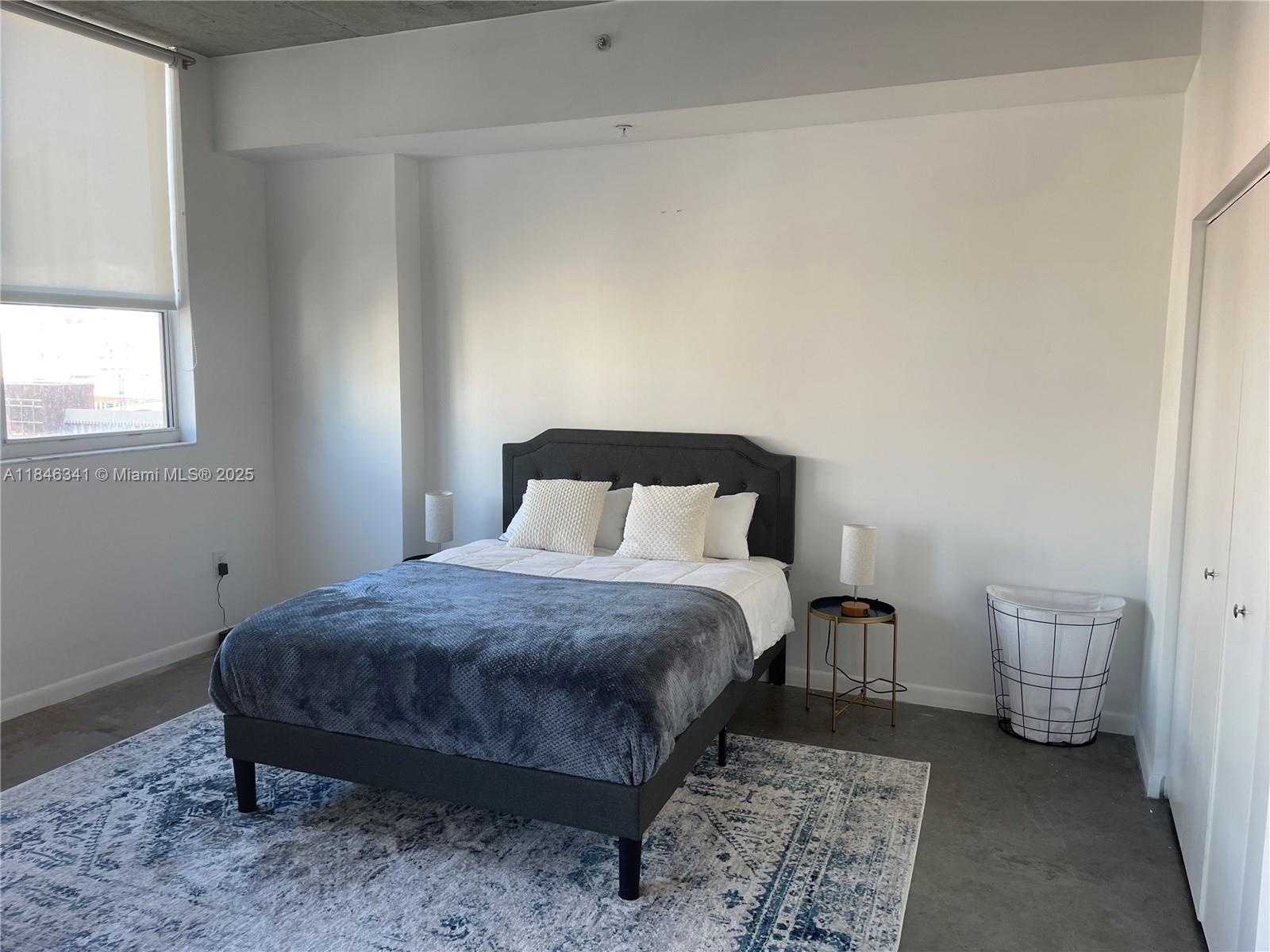 133 NE 2nd Ave 817