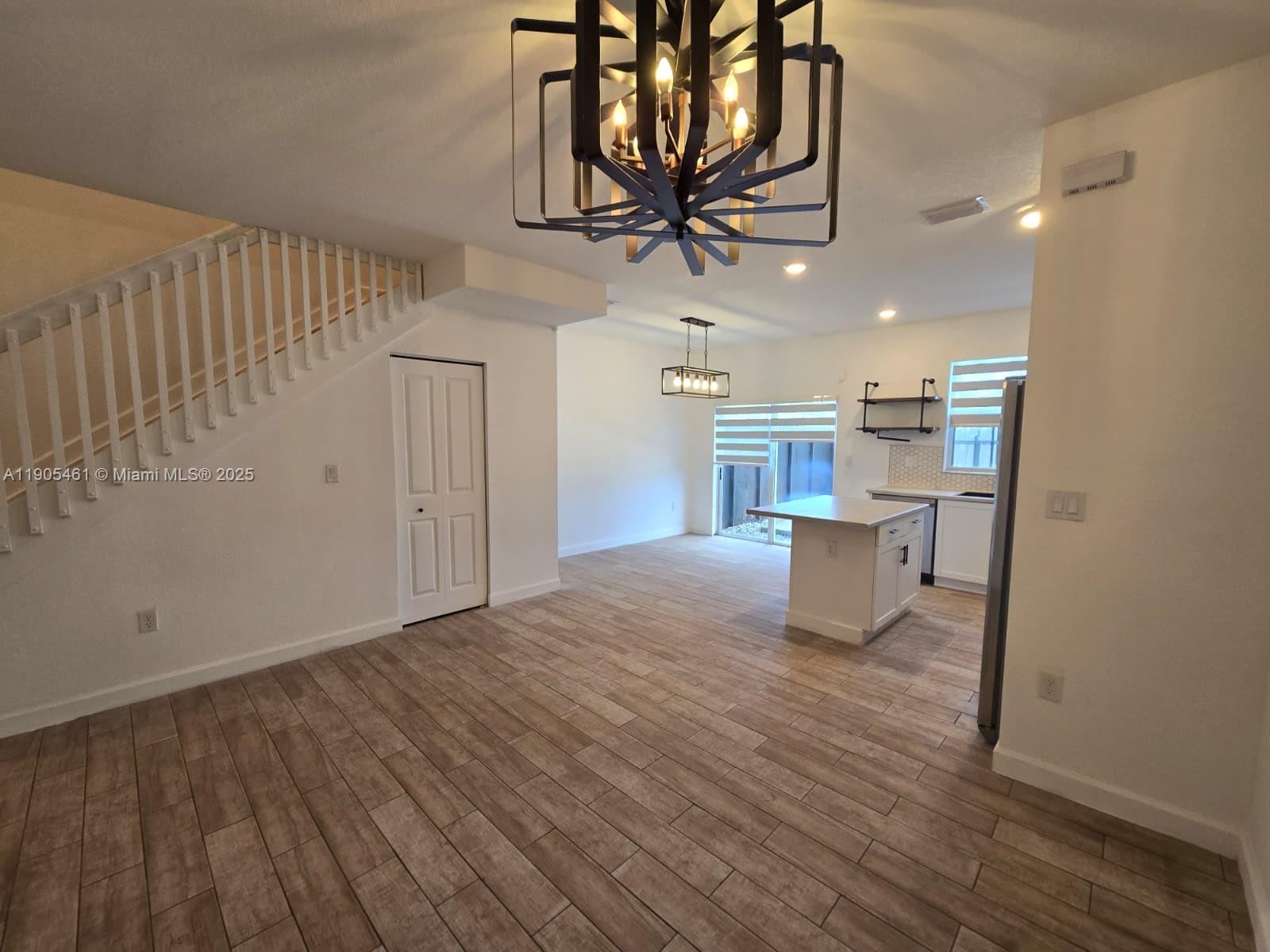 View photos, virtual tours, details... 2705 SE 15th St