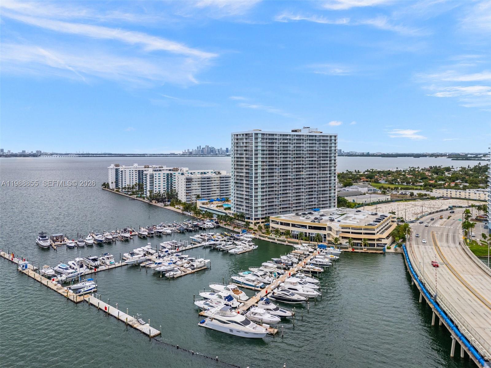 7601 E Treasure Dr 1915