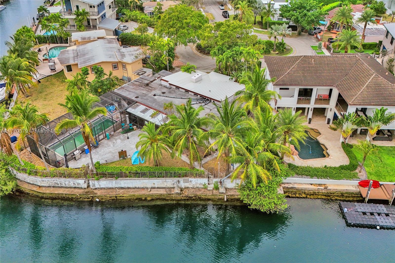 2140 Hibiscus Cir