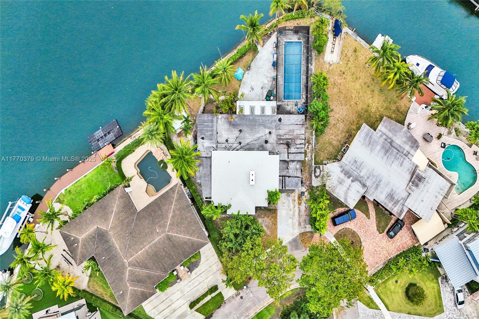 2140 Hibiscus Cir
