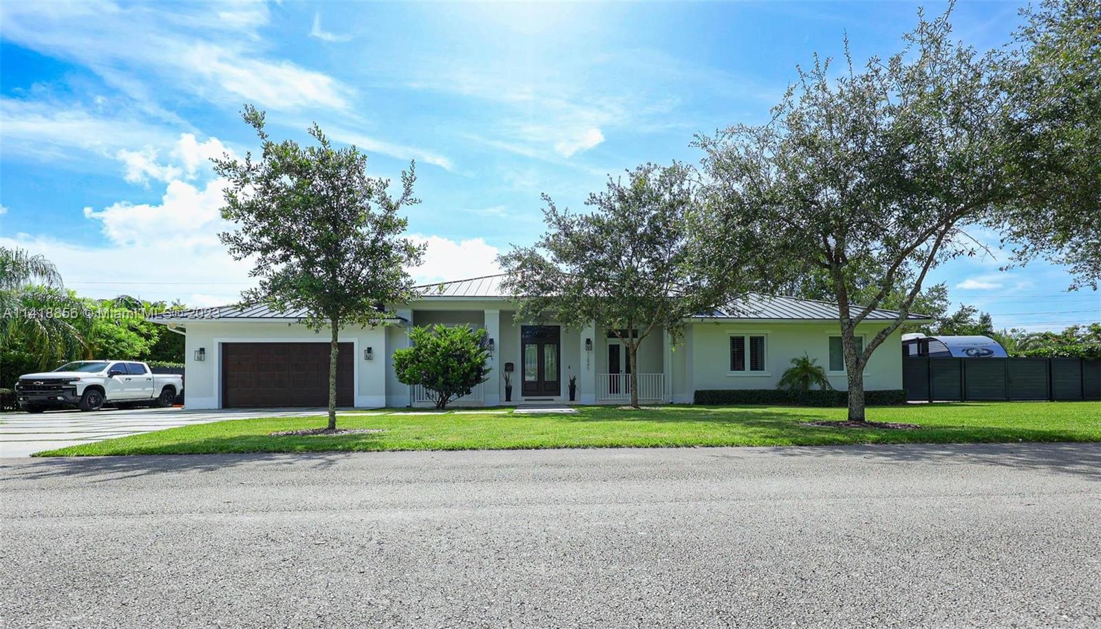 SUNILAND MANOR - Residential