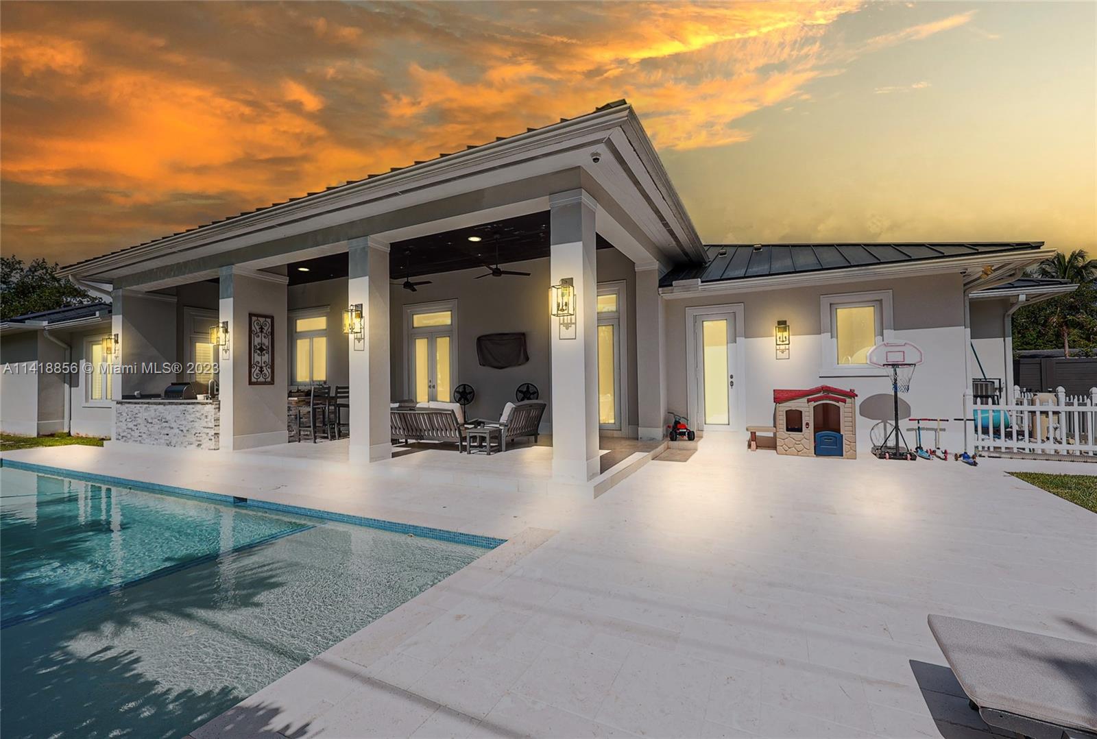 SUNILAND MANOR - Residential