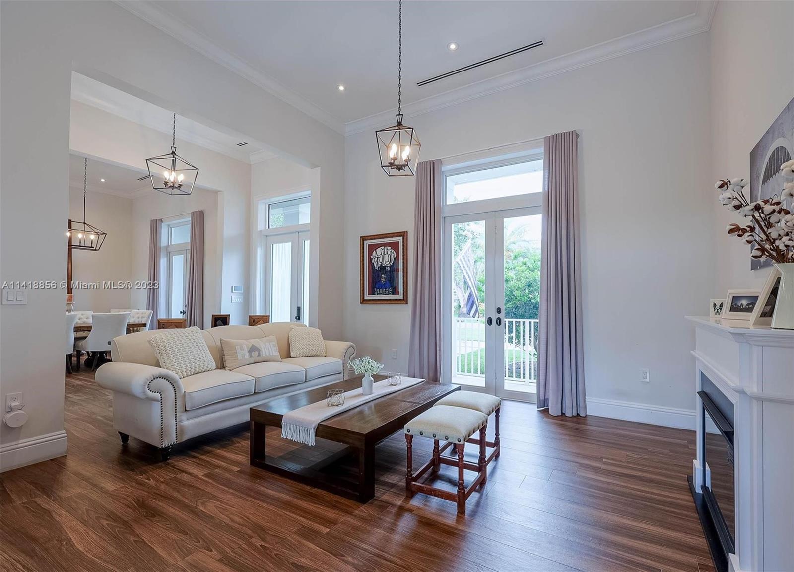 SUNILAND MANOR - Residential