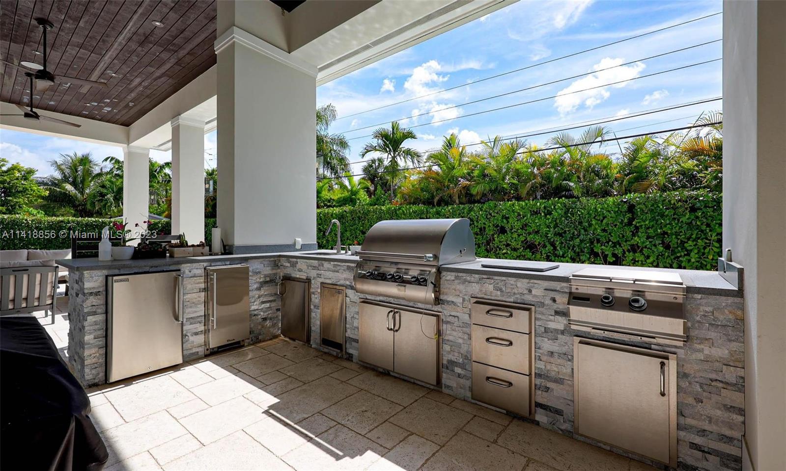 SUNILAND MANOR - Residential