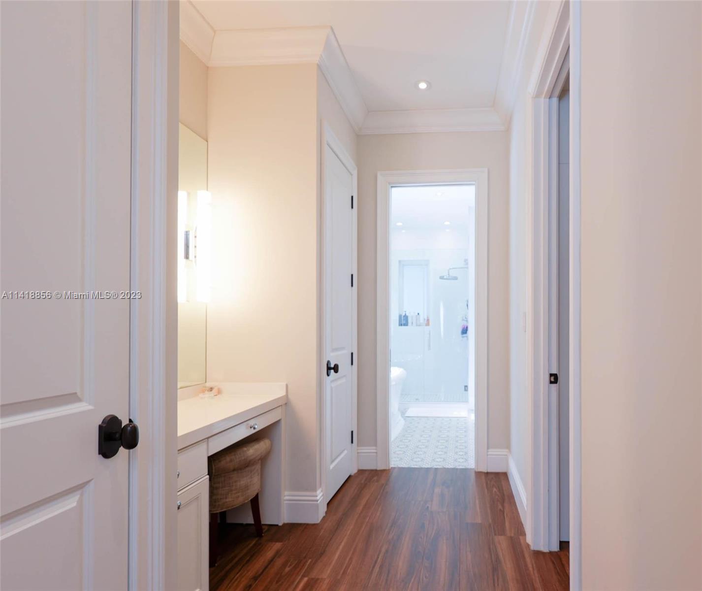 SUNILAND MANOR - Residential