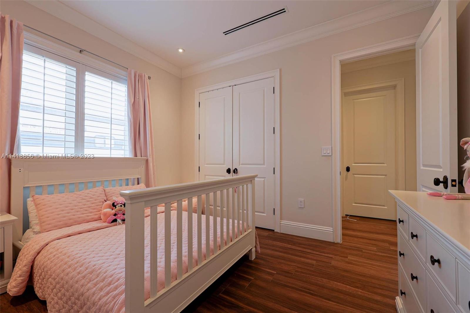 SUNILAND MANOR - Residential